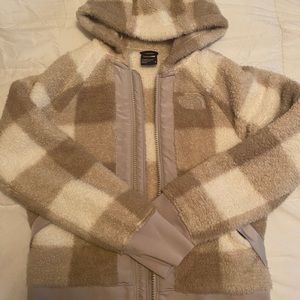 NWOT The North Face fluffy plaid zip up
